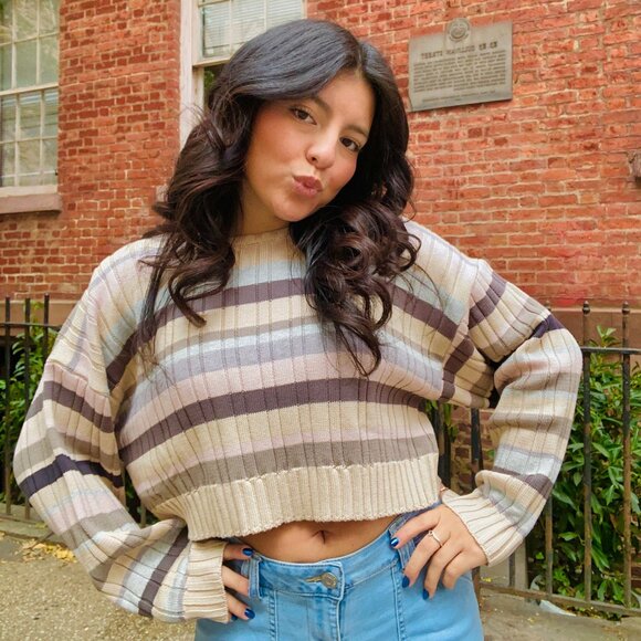 Trendy Ribbed Stripe Printed Crop Sweater - Perfect for Layering - Picture 3 of 3